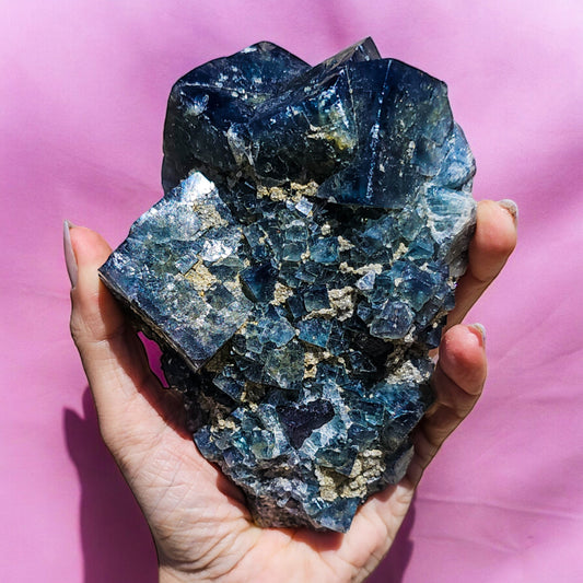 UV REACTIVE BIG BLUE FLUORITE FROM OKARUSU, NAMBIA